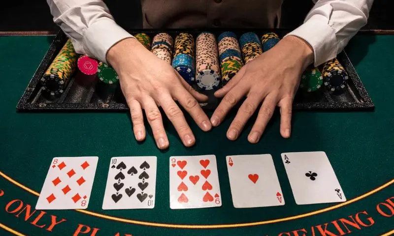 Khám phá đôi nét về game Poker Texas Hold'em online